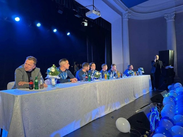 Na spotkaniu z kibicami w Mikołowie pojawili się piłkarze i trener Ruchu Chorzów