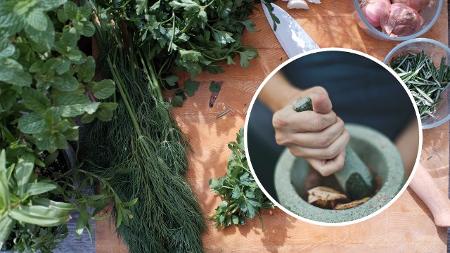 Świeże zioła warto używać w kuchni przez cały rok, ale nie zawsze mamy do takich dostęp. Podpowiadamy sześć sposobów na przechowywanie ziół tak, aby móc się nimi cieszyć zawsze, kiedy będą potrzebne.