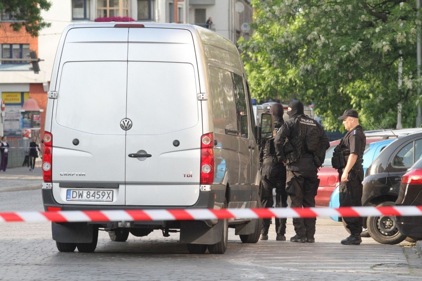 W garnkach ustawionych na przystanku nie było bomby. Czy ten...