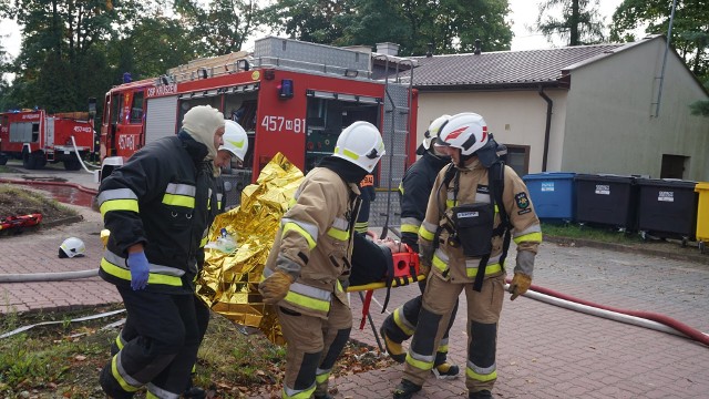 W piątek, 9 października, na terenie Urzędu Gminy w Pniewach pojawiło się kilka wozów strażackich i kilkudziesięciu druhów ze wszystkich gminnych Ochotniczych Straży Pożarnych.Przesuń w prawo i zobacz kolejne zdjęcia