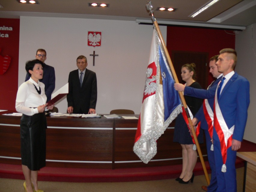 Burmistrz Aleksandra Klubińska złożyła uroczyste  ślubowanie...