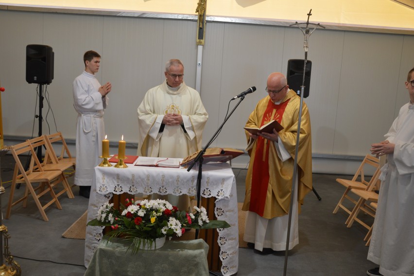 Nowe proboszcza, o. Franciszka Boka, wprowadził na urząd...