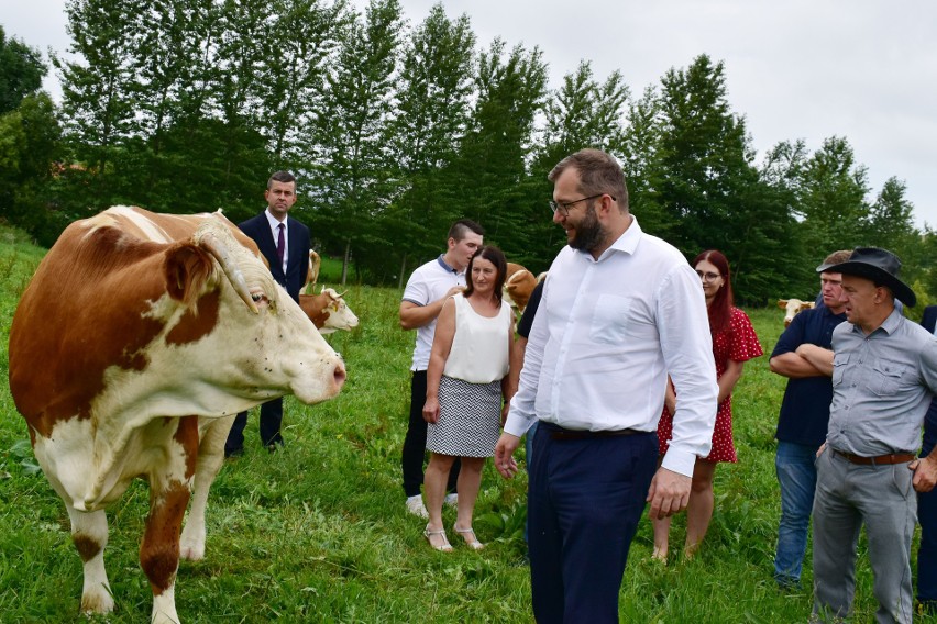 Minister Grzegorz Puda spotkał się z podkarpackimi rolnikami. Zapowiedział wsparcie dla małych i średnich gospodarstw rolnych [ZDJĘCIA]