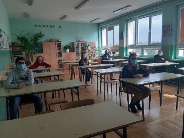 W staszowskiej "dwójce" z egzaminem z matematyki zmagało się 70 uczniów.