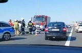 Wypadek na autostradzie A4 w Gliwicach. Samochód dachował. Zablokowany pas w stronę Wrocławia