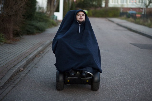 Bartek Rzońca, niepełnosprawny student z Koszalina, który latem przejechał Polskę na wózku inwalidzkim ma szansę na tytuł „Człowieka bez barier 2016”. Możesz pomóc mu go zdobyć.