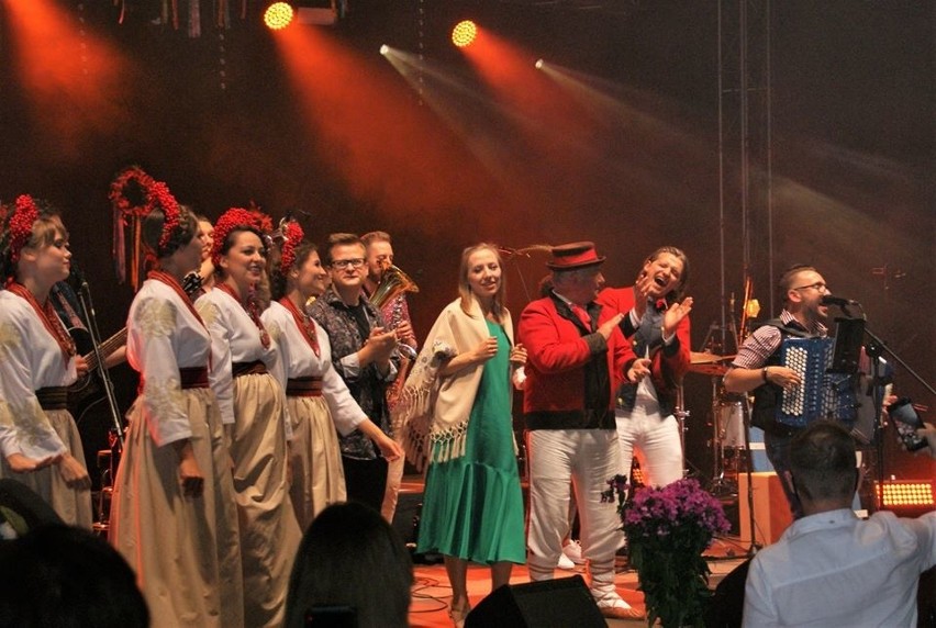 Enej. Koncert promujący najnoszą płytę zepołu Enej z kurpiowskim akcentem. "Oryginalna mieszanka kulturowa i nowa jakość w polskim folku"