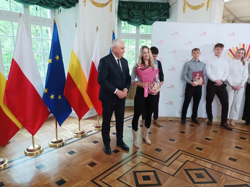 Prezydent Białegostoku przyznał nagrody finansowe za wysokie...