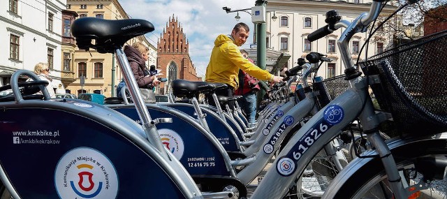W Krakowie działa 30 stacji, w których można wypożyczyć w sumie 300 rowerów