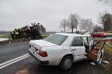 Wypadek na krajowej 11 pod Szczecinkiem. Trzech rannych [zdjęcia]