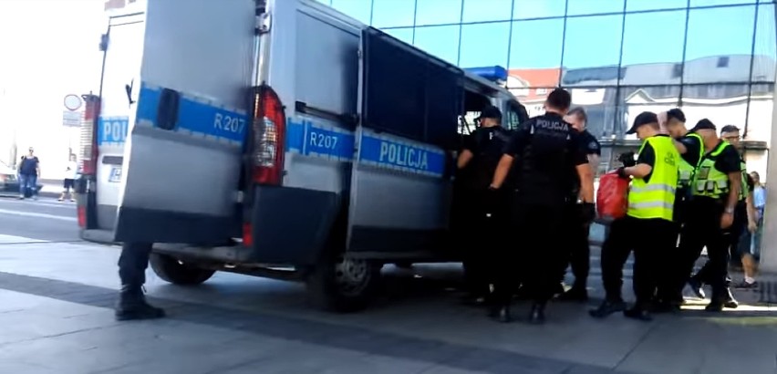 Bójka z policją na dworcu w Katowicach