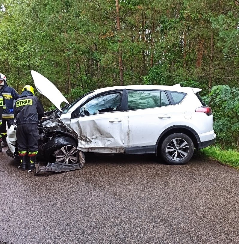 Budne- Sowięta. Wypadek z udziałem dwóch samochodów osobowych. Sprawca był pijany. 26.08.2021. Zdjęcia