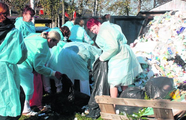 Pielęgniarki segregujące śmieci to niedopuszczalne praktyki