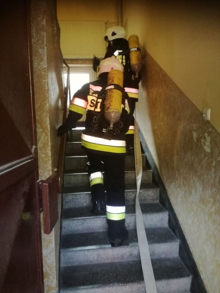 Strażacy z Żurady zorganizowali ćwiczenia, które miały na celu usprawnienie akcji ratowniczo-gaśniczych