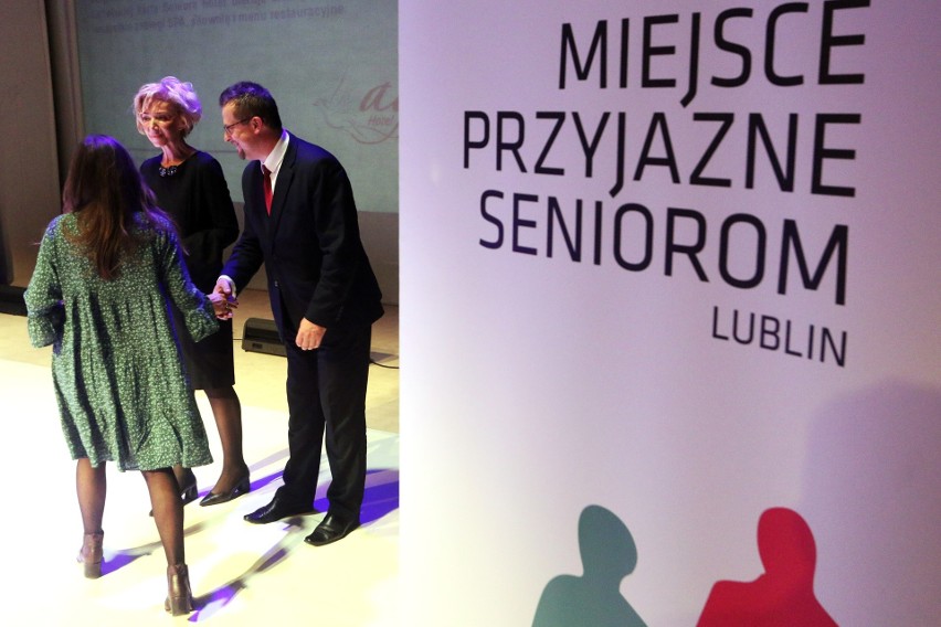 Miejsce Przyjazne Seniorom. Seniorzy nagrodzili firmy i instytucje (ZDJĘCIA, WIDEO)