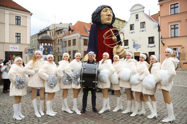 Rocznicę urodzin Kopernika świętowano w Toruniu także podczas pochodu, który przeszedł przez starówkę