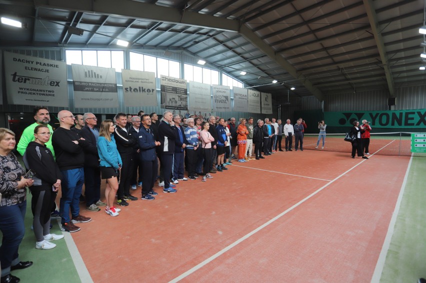 W Kielcach rozpoczęły się XXIV Halowe Mistrzostwa Polski Lekarzy w tenisie. W trzydniowych zawodach rywalizuje prawie sto osób