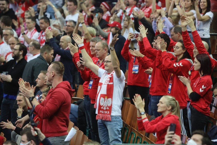 Tak bawili się kibice w Katowicach podczas środowej inauguracji MŚ piłkarzy ręcznych. Jak będzie dzisiaj?