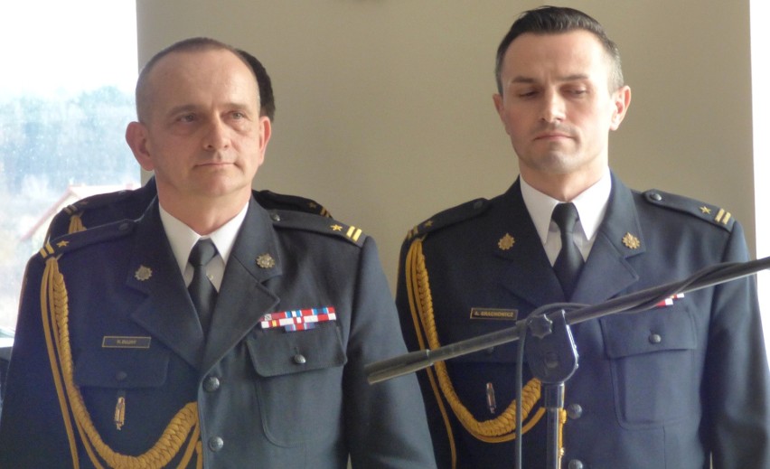 Robert Bujny, komendant buskiej Straży Pożarnej, pożegnał się z mundurem