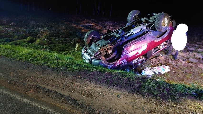 Wypadek na skrzyżowaniu w Bukowcu, na drodze między Opalenicą a Nowym Tomyślem. Są ranni