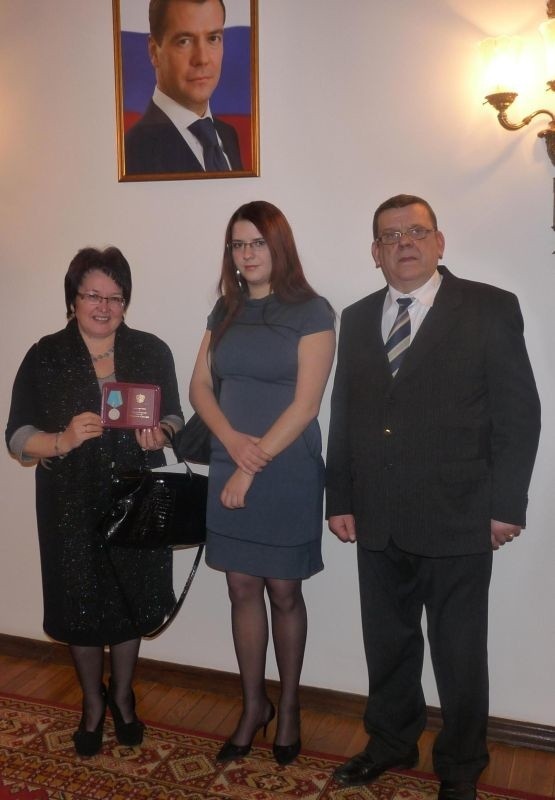 Jewgienija Kulczycka pojechała do ambasady rosyjskiej z mężem Markiem i córką Anią. Do końca nie wiedziała po co ją wezwano.  