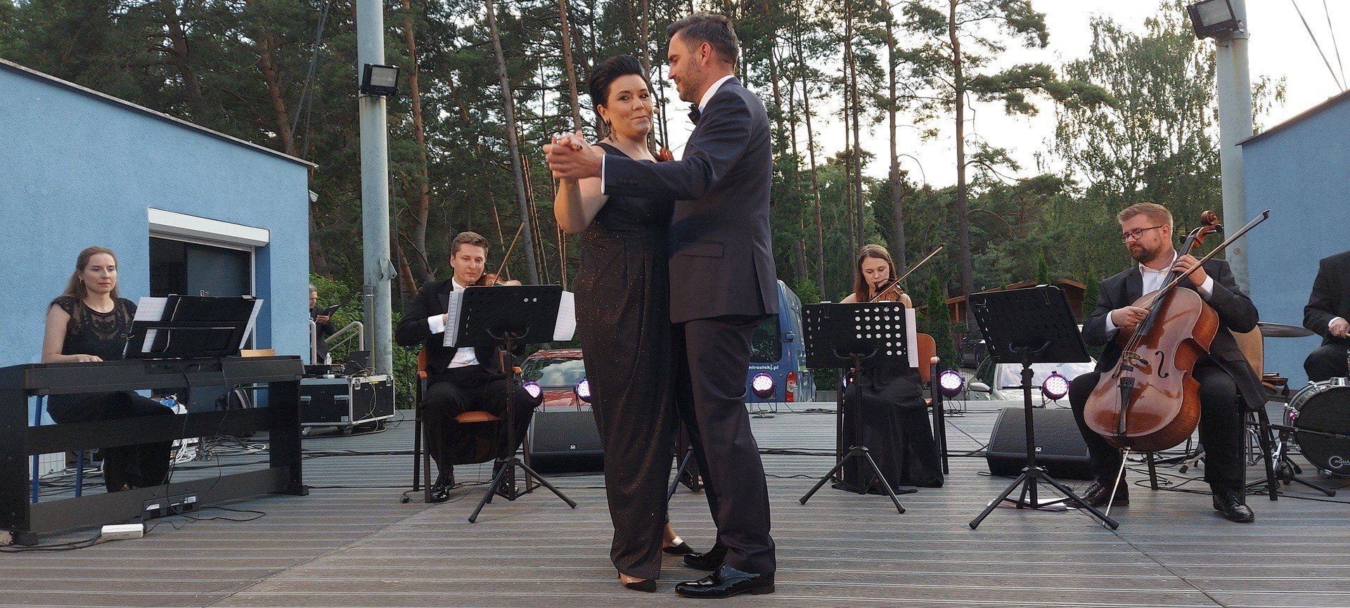 Muzycznie w Rowach w gminie Ustka. Operetka, muzyka rozrywkowa i