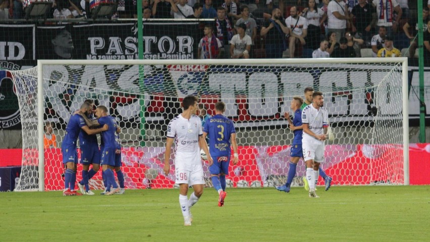 Lech Poznań wygrał w Zabrzu 3:1 (1:1). Kolejorz rozpoczął...