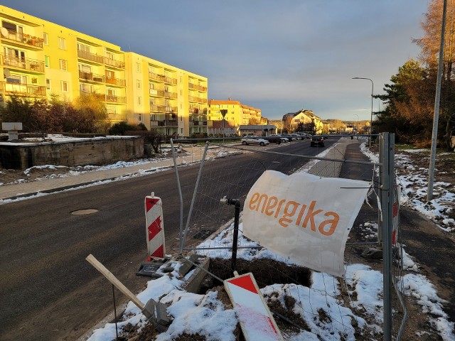 Zakończył się remont ulicy Konarskiego. Jest nowa jezdnia i ścieżka rowerowa.