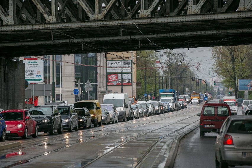 Kraków. Paraliż w okolicy skrzyżowania Wielickiej i Powstańców Śląskich [ZDJĘCIA]