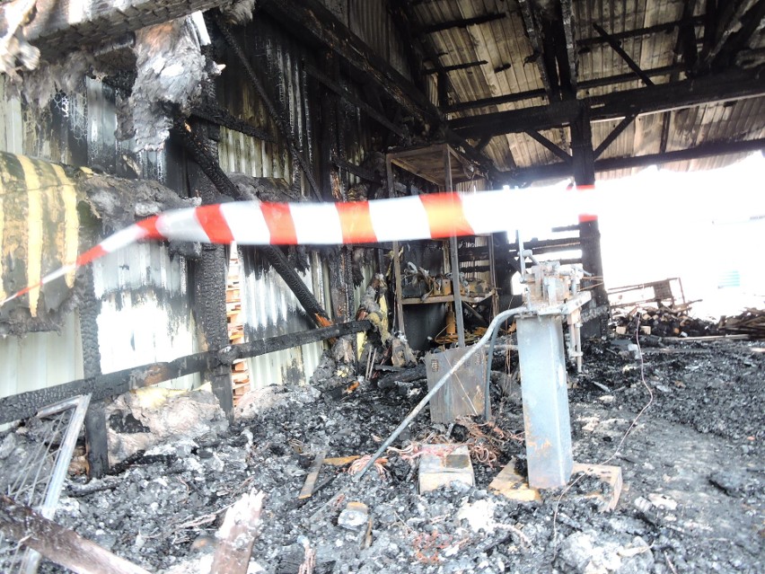 Łęg Starościński. Potężny pożar strawił tartak,  07.07.2019