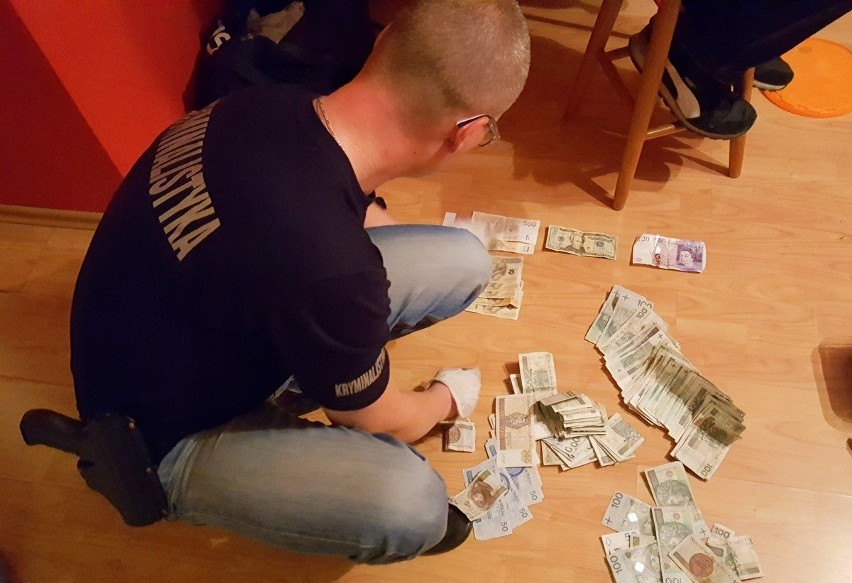 Policjanci zabezpieczyli blisko 2 kg amfetaminy, ponad 0,5...