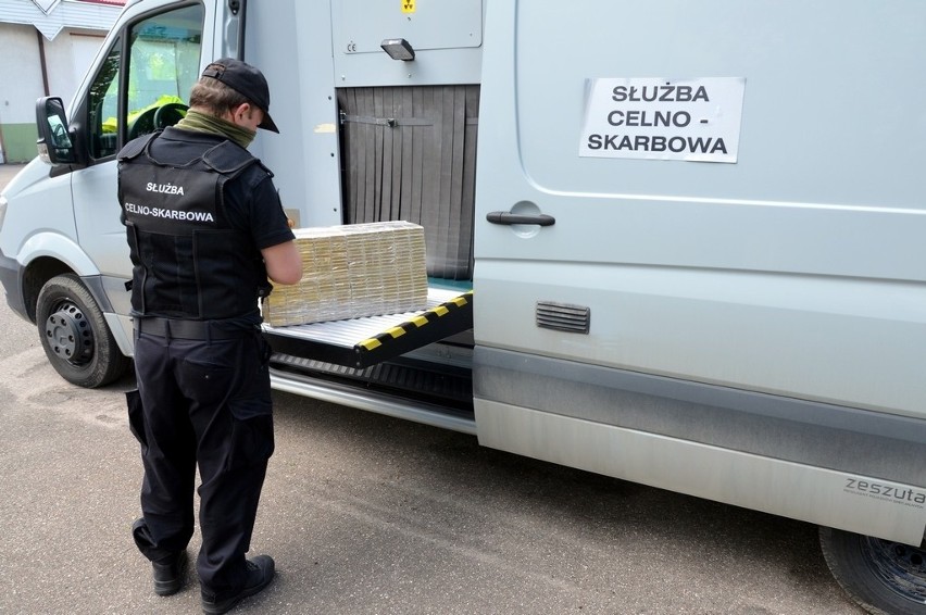 Białystok. Kontrola w firmie kurierskiej. KAS odkryła...