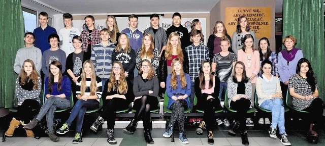 Uczniowie "brązowej" III klasy gimnazjum w Zespole Szkół Ogólnokształcących w Zakopanem.