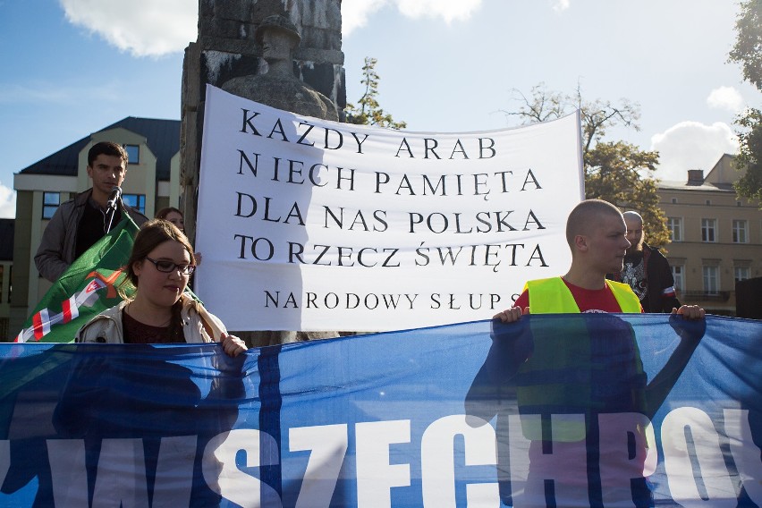 W Słupsku odbył się marsz przeciw imigrantom (zdjęcia, wideo)