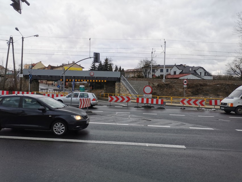 Zakończyła się budowa drogi pod wiaduktem na DK 79 w...