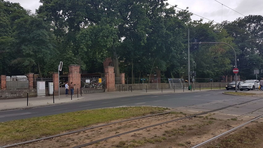 Ruszył remont ogrodzenia na Cmentarzu Centralnym w Szczecinie