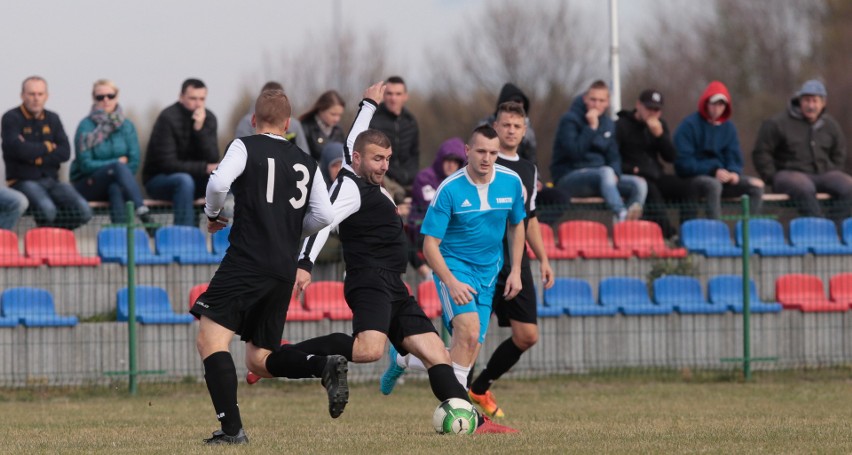 Palkovia Palikówka przegrała u siebie z Unią Korniaktów 0:3.