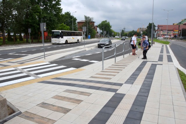 Dworzec Starachowice Wschodnie prezentuje się teraz znakomicie. Mają pojawić się jeszcze wiaty przystankowe.