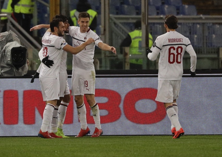 Milan Cagliari WYNIK SKRÓT Bramka Krzysztofa Piątka - znów...