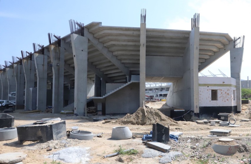 Trwa budowa stadionu. Zobacz zdjęcia na kolejnych slajdach.