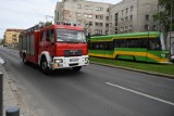 Pożar hali w Poznaniu. Na miejscu kilka zastępów straży pożarnej