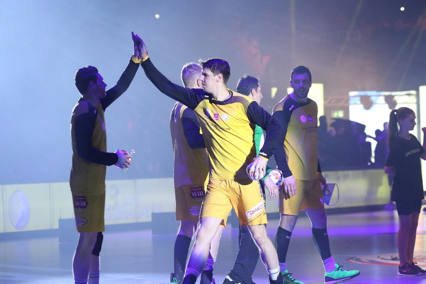 Vive Tauron Kielce po horrorze wygrał z Veszprem i zwyciężył w Lidze Mistrzów