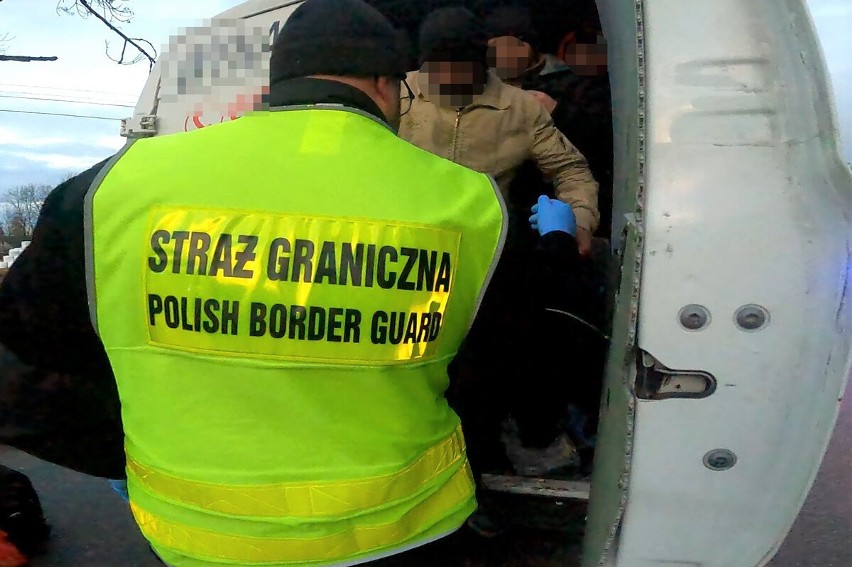 Zatrzymanie busa z cudzoziemcami w Chochołowie