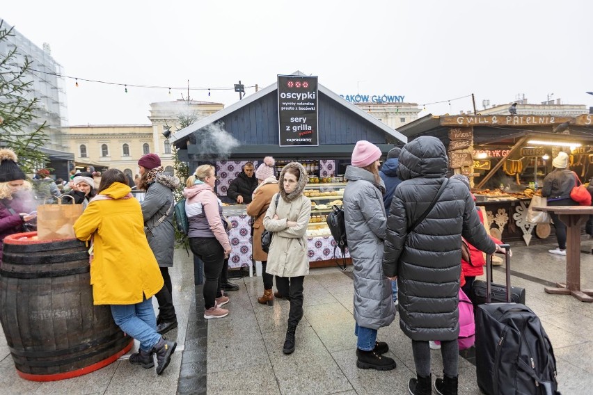 Z jarmarków na Rynku w Krakowie zniknęły stuletnie beczki z grzańcem. I już tu nie wrócą