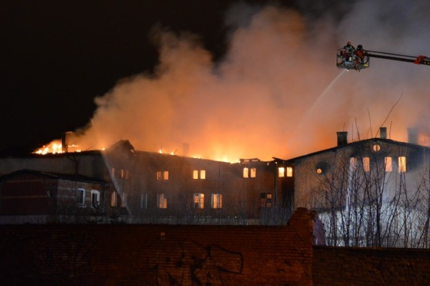 Pożar opuszczonej winiarni w centrum Wejherowa (21.02.2017)....