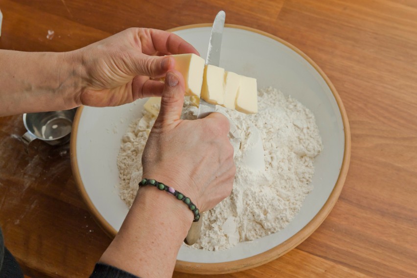 Mąka może chłonąć intensywne zapachy, w szafce lub w...