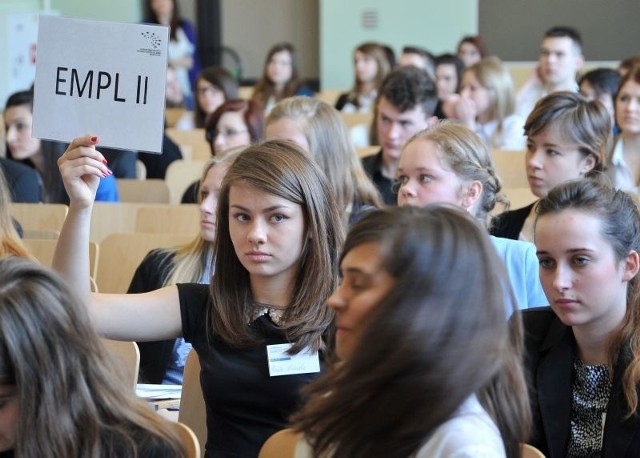 Młodzi europejscy parlamentarzyści podczas wtorkowych obrad głosowali nad rezolucjami w najważniejszych dla nich sprawach.