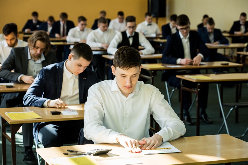 Wyniki egzaminów maturalnych w roku 2023 stały się...