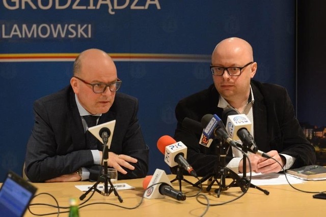 Opublikowano oświadczenia majątkowe włodarzy Grudziądza - Macieja Glamowskiego i Szymona Gurbina -  za ubiegły rok. Zajrzeliśmy na ich „konta”.