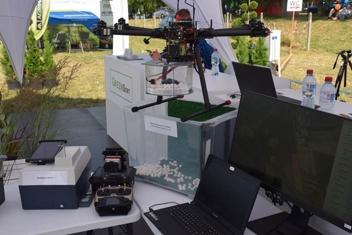 Jak wykorzystać drony w produkcji rolnej? Pytamy specjalisty